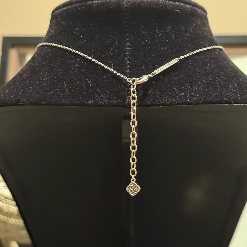 Kendra Scott Nola Silver Tone Pendant Necklace in Iridescent Drusy - Picture 8 of 8